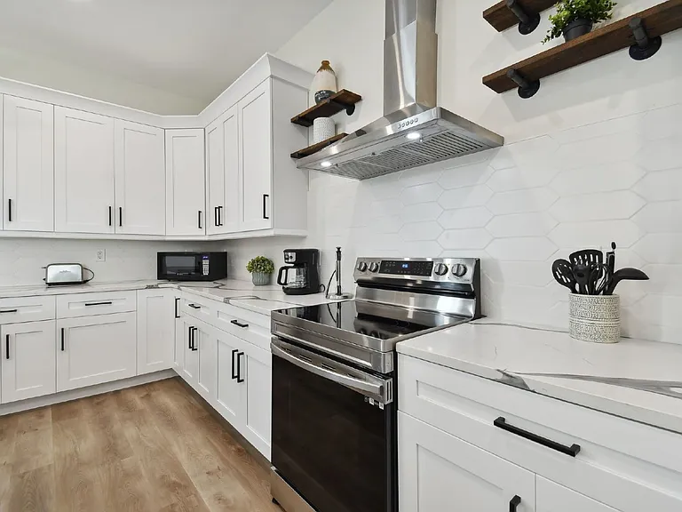 121 E Warren Ave #4 — Photo 23
