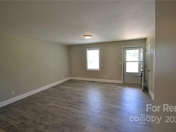 3rd image of 305 Benton Dr Unit H