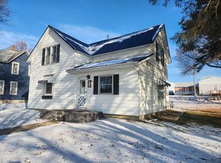 412 Plum St, Lakefield, MN 56150