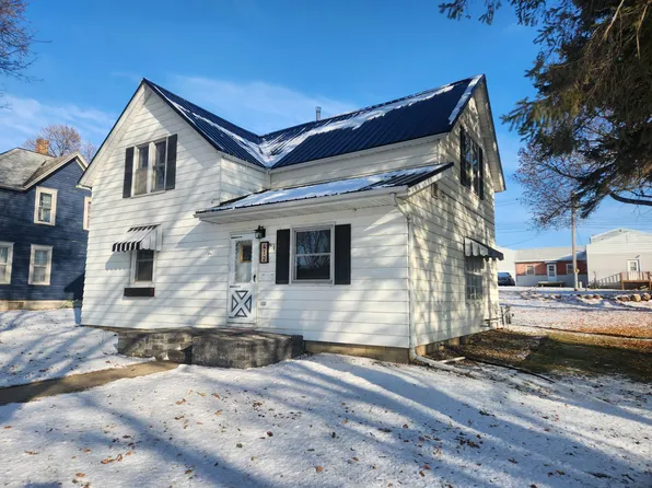 412 Plum St, Lakefield, MN 56150