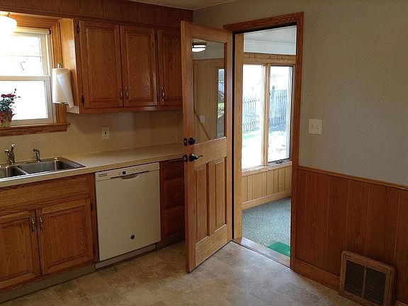 kitchen to three season sun porch