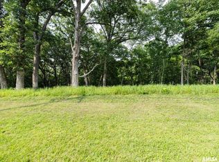 3041 Zion Oaks Rd, Pekin, IL