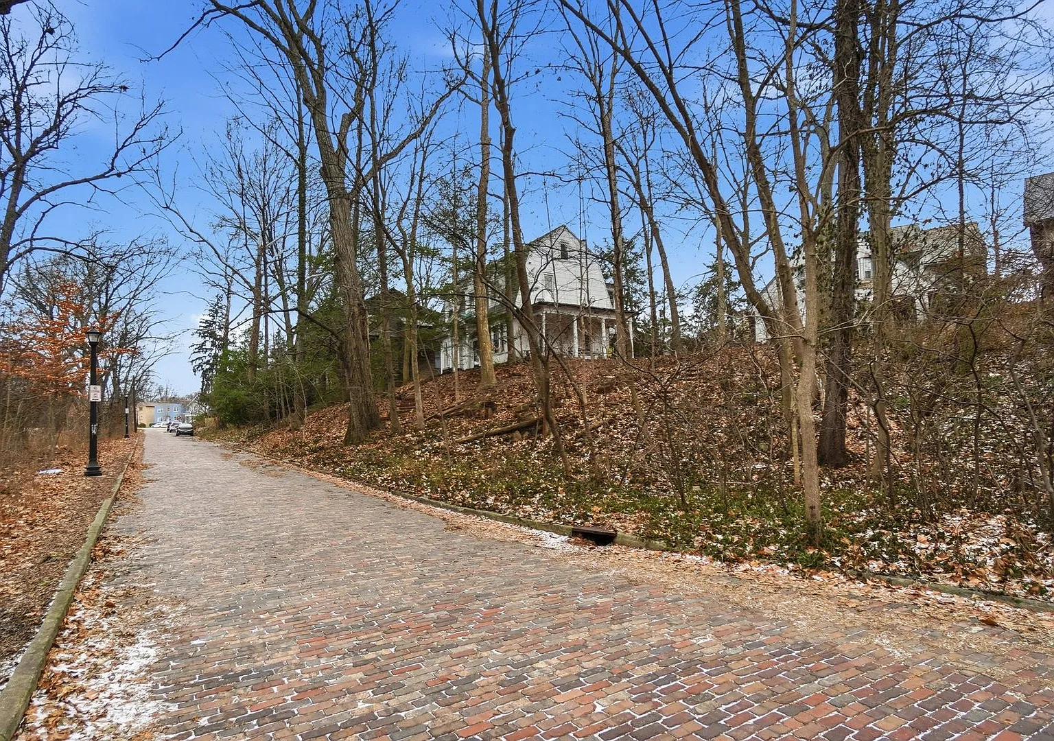 Newly Renovated Private House On Iuka Ave Ravine Central Campus Newly Renovated - Flexible Pricing — Photo 3