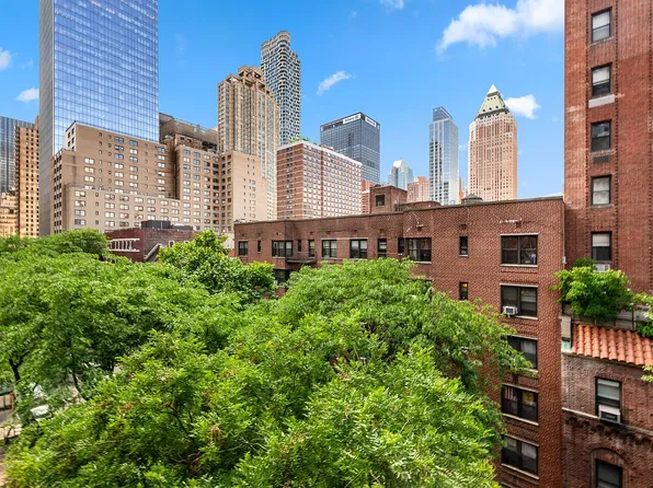 345 W 55th St APT 6B, New York, NY 10019