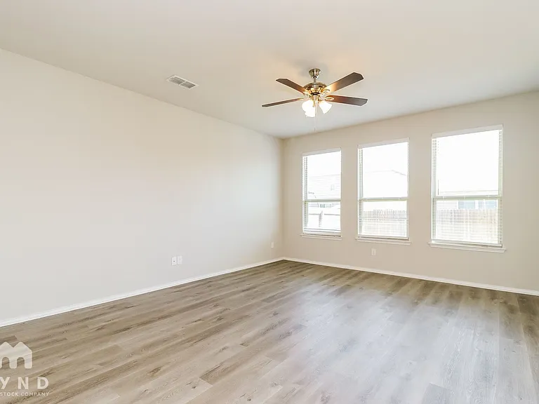 6209 Jackstaff Dr — Photo 5