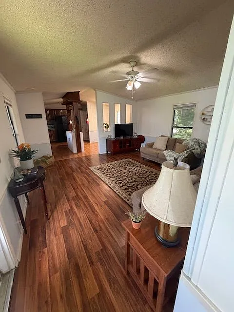 3 bed, 2.0 bath, 1280 sqft, $1,200 — Photo 3