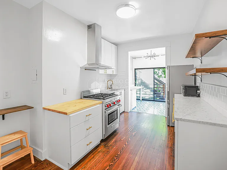 1353 Minna St — Photo 2