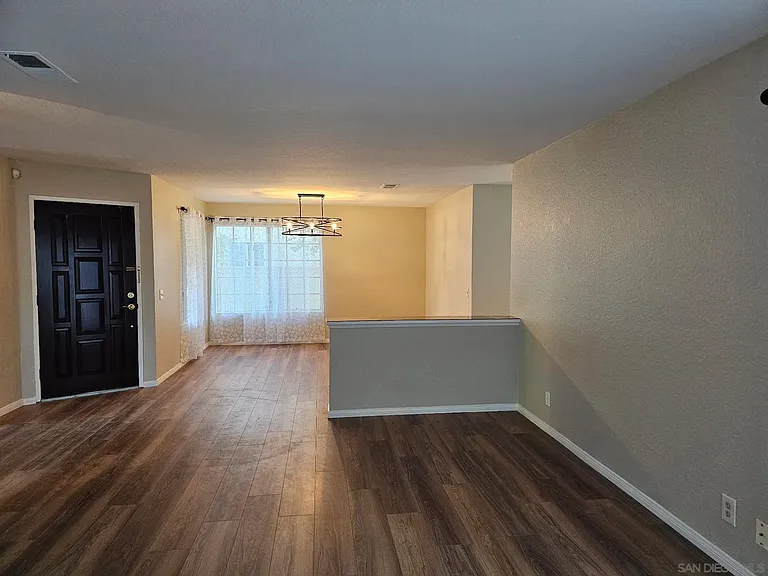 11044 Avenida De Los Lobos — Photo 4