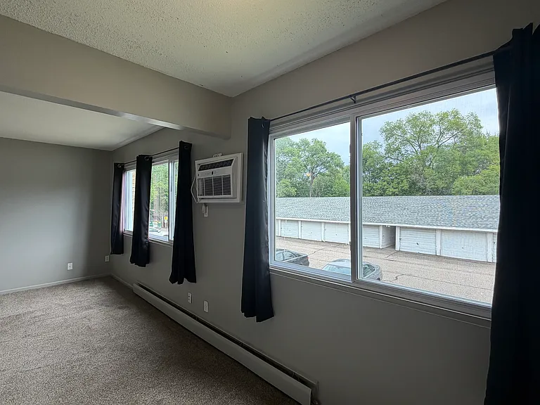 5910 W Broadway Ave — Photo 2