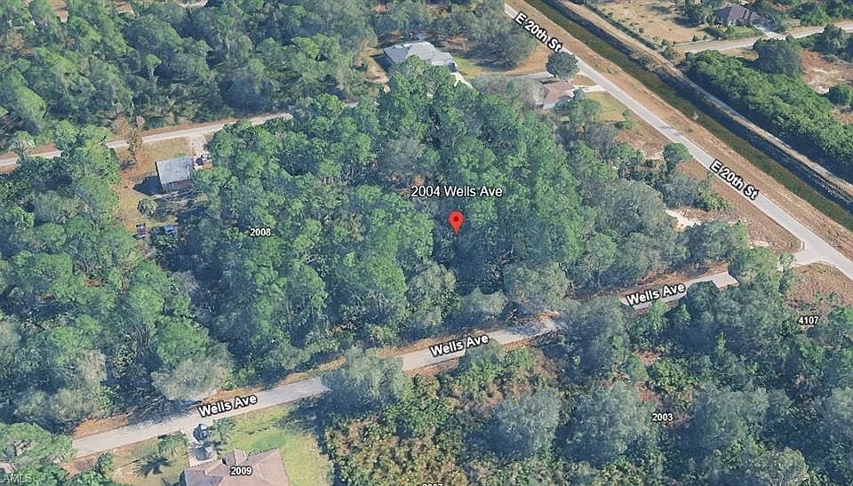 2nd image of 2004 WELLS AVE