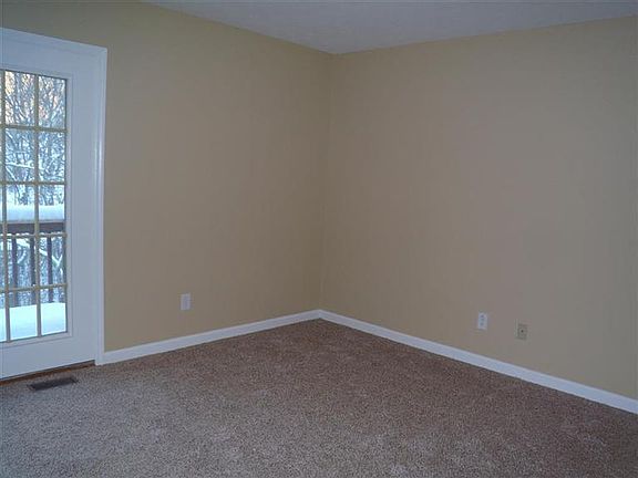 4th image of 242 Ivy Hill Dr