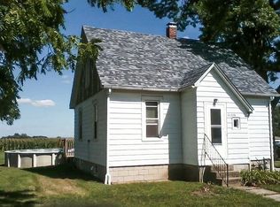 412 N 1st St, New Douglas, IL 62074