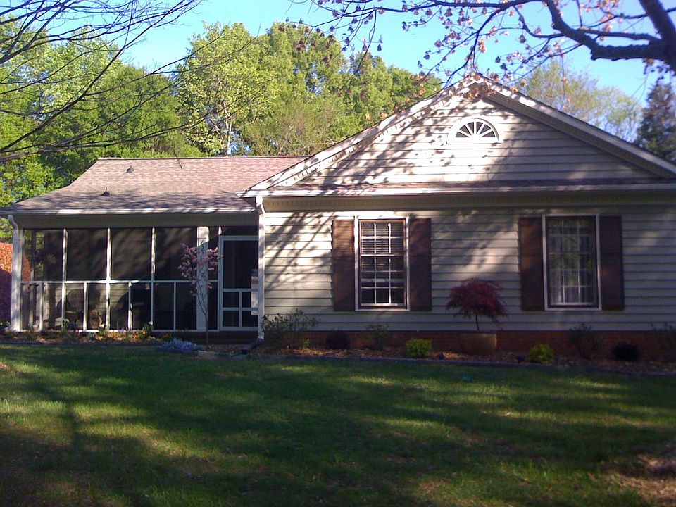 Updated Landscaping & Paint