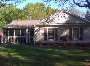 623 Heathermoor Ct, Charlotte, NC 28209