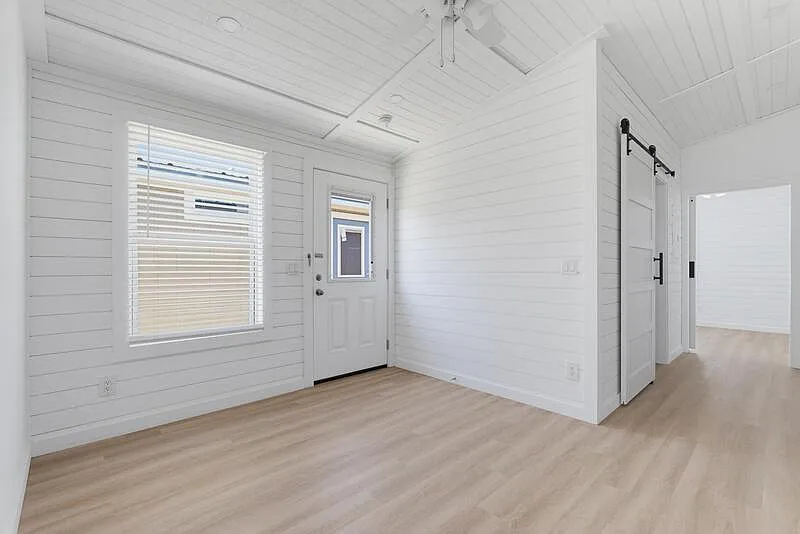 204 Marlin St — Photo 2