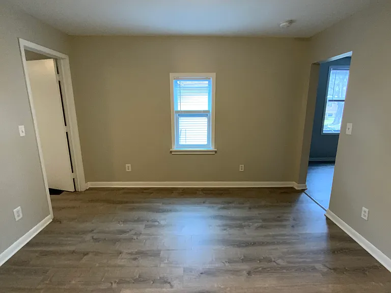 1725 John Ave — Photo 11