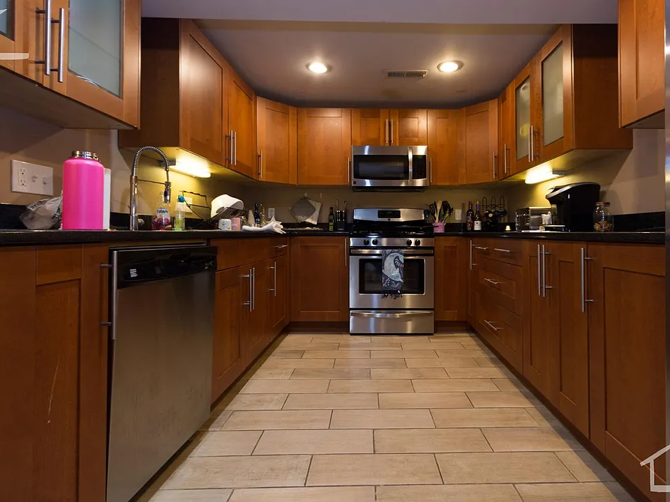 6 Saint Lukes Rd #1B