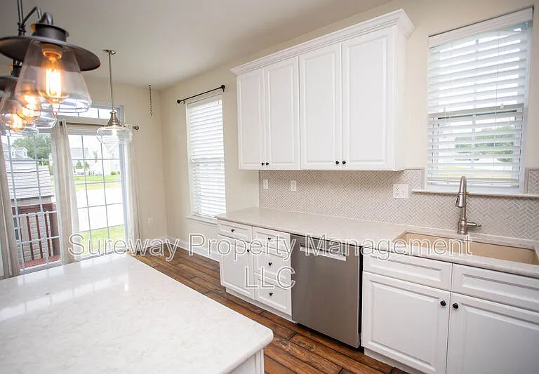 1 Tweentown Close — Photo 14