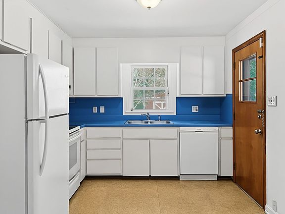 5th image of 6909 Justice Dr