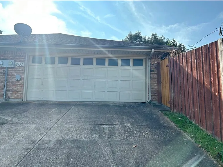 801 Summit Dr — Photo 17