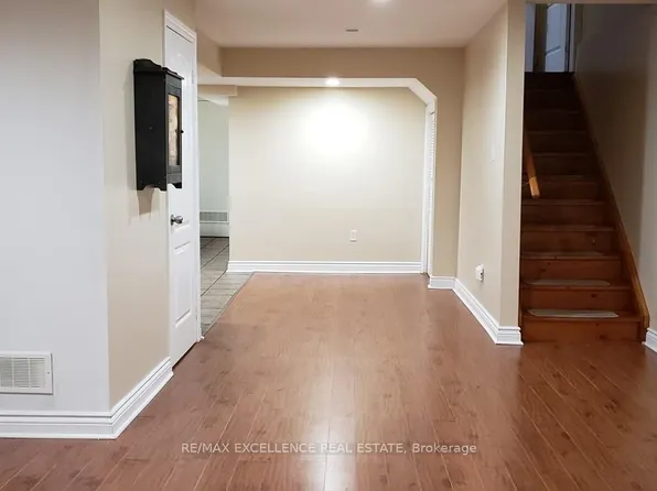 5553 Bonnie St, Mississauga, ON L5M 0N7