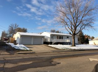 416 11th Ave SW, Minot, ND 58701