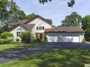 102 Bedell Pl, Melville, NY 11747