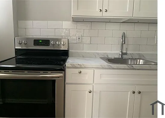 3427 Ravenwood Ave — Photo 1