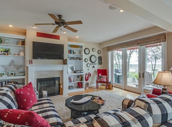 3rd image of 914 Lions Park Dr