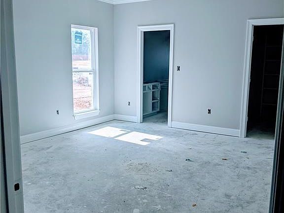 3rd image of 112 Eastin Cir