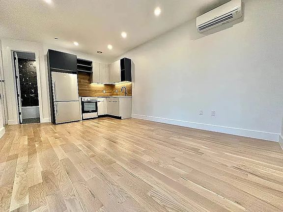 3rd image of 391 Meeker Ave #2A