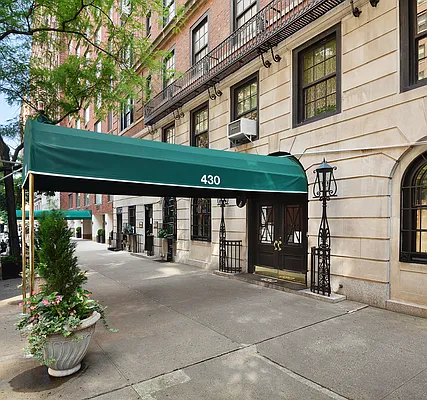 Sold by Compass | media 17