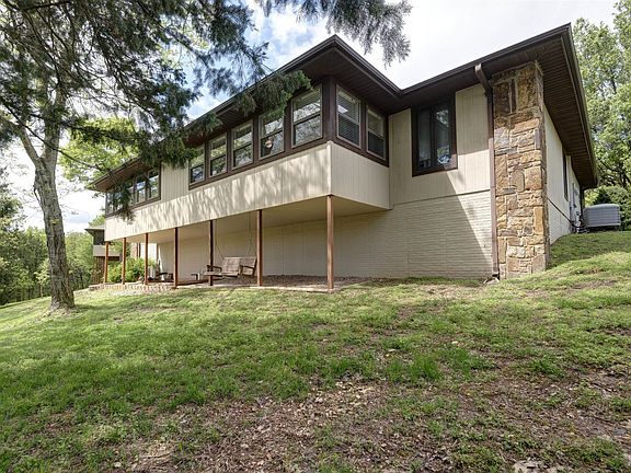 4th image of 80 Spinnaker Ln
