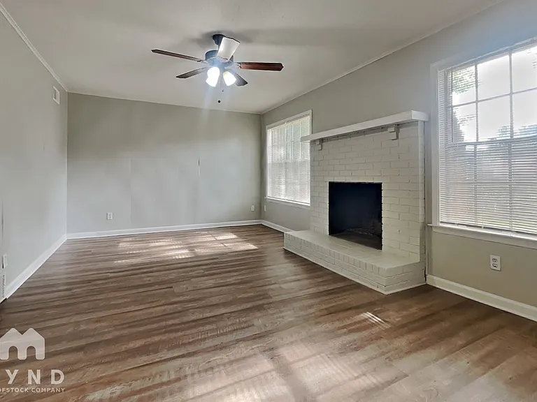 2888 Baywood Dr — Photo 6