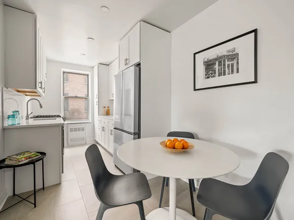 2525 Nostrand Avenue 3F image 2 of 7