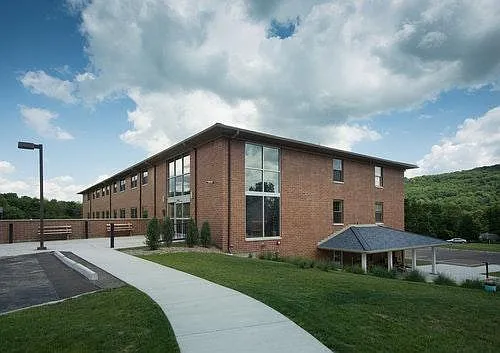 34 Glen St