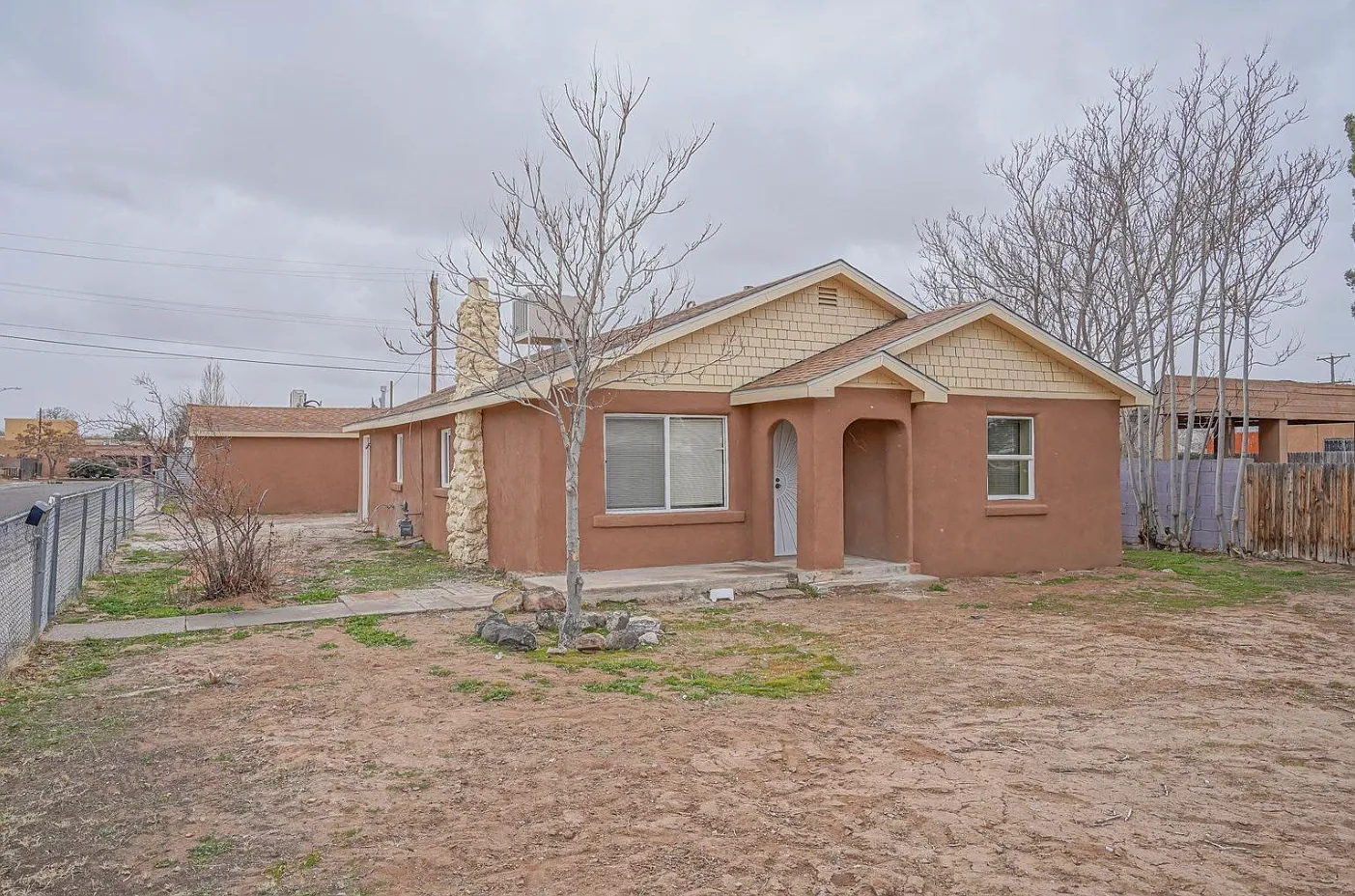 3 bed, 1332 sqft, $2,000 — Photo 2