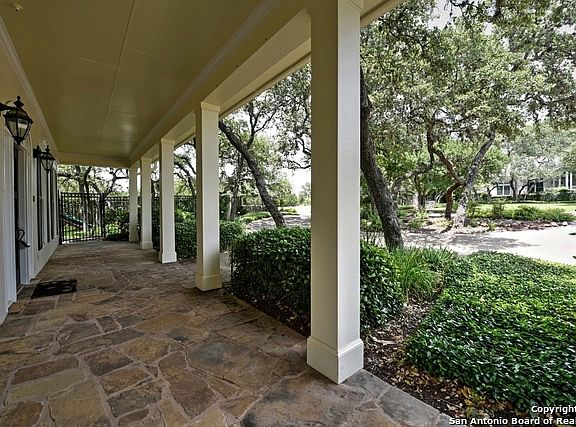 5th image of 1 Camden Oaks