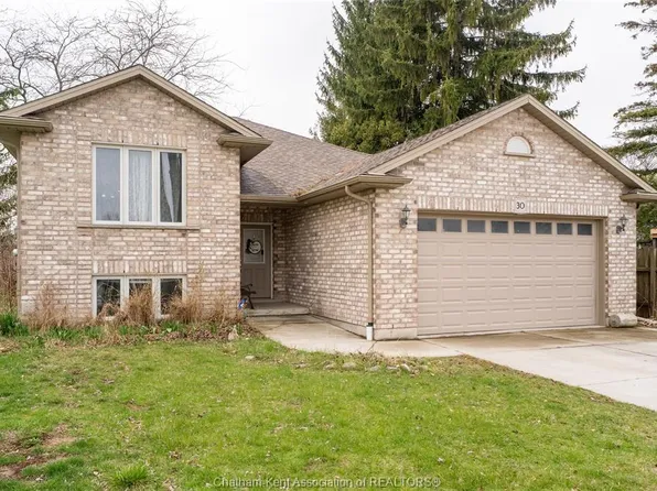 30 Saint Michael Ave, Chatham Kent, ON N7M 3E6