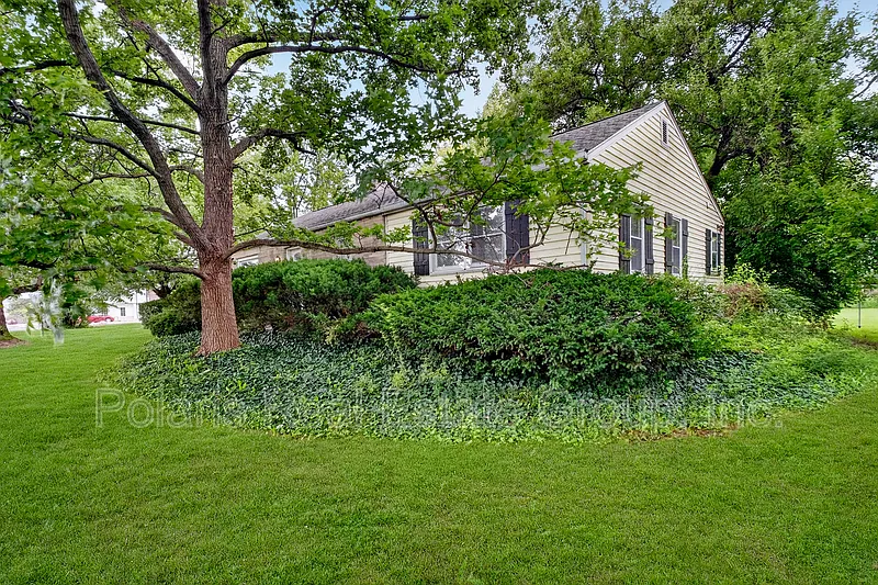 3 bed, 2.0 bath, 1746 sqft, $1,750 — Photo 3