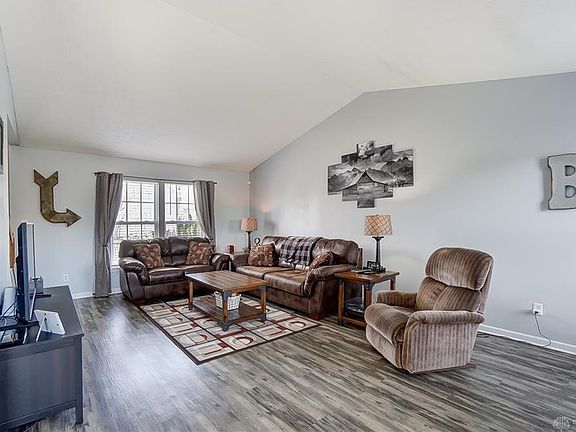 3rd image of 10109 Edgerton Dr