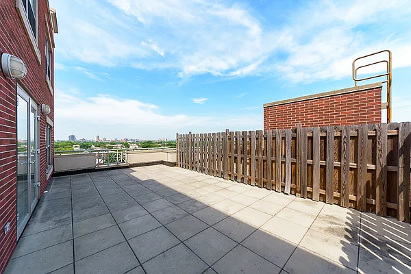 Rented by A&E Real Estate Management | media 22