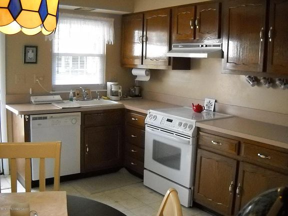 4th image of 1072D Argyll Cir