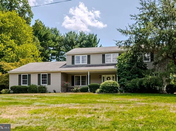 45 Covered Bridge Ln, Newark, DE 19711