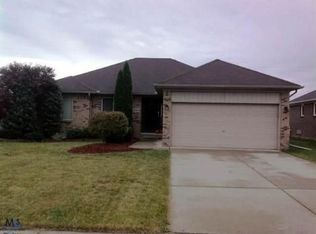 28304 Katie Rd, Chesterfield, MI 48047