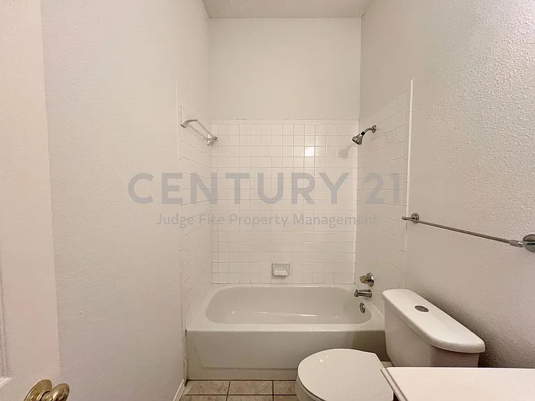 7800 Lancelot Rd — Photo 20