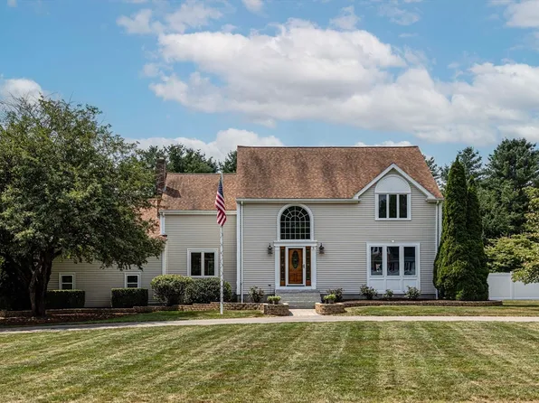5 Nicholas Rd, Hopkinton, MA 01748