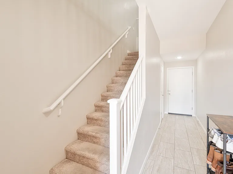 155 N Lakeview Blvd — Photo 6