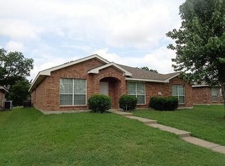 183 Rolling Ct, Lancaster, TX 75146