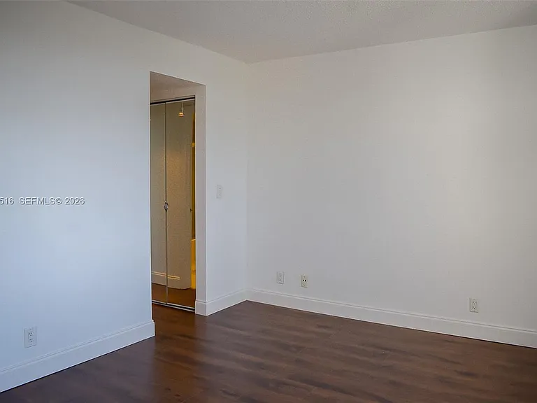 9230 Lagoon Pl #411 — Photo 9